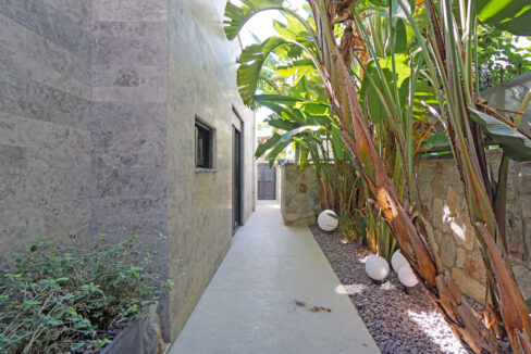 GUMUSLUK UGUR'UN EV-11