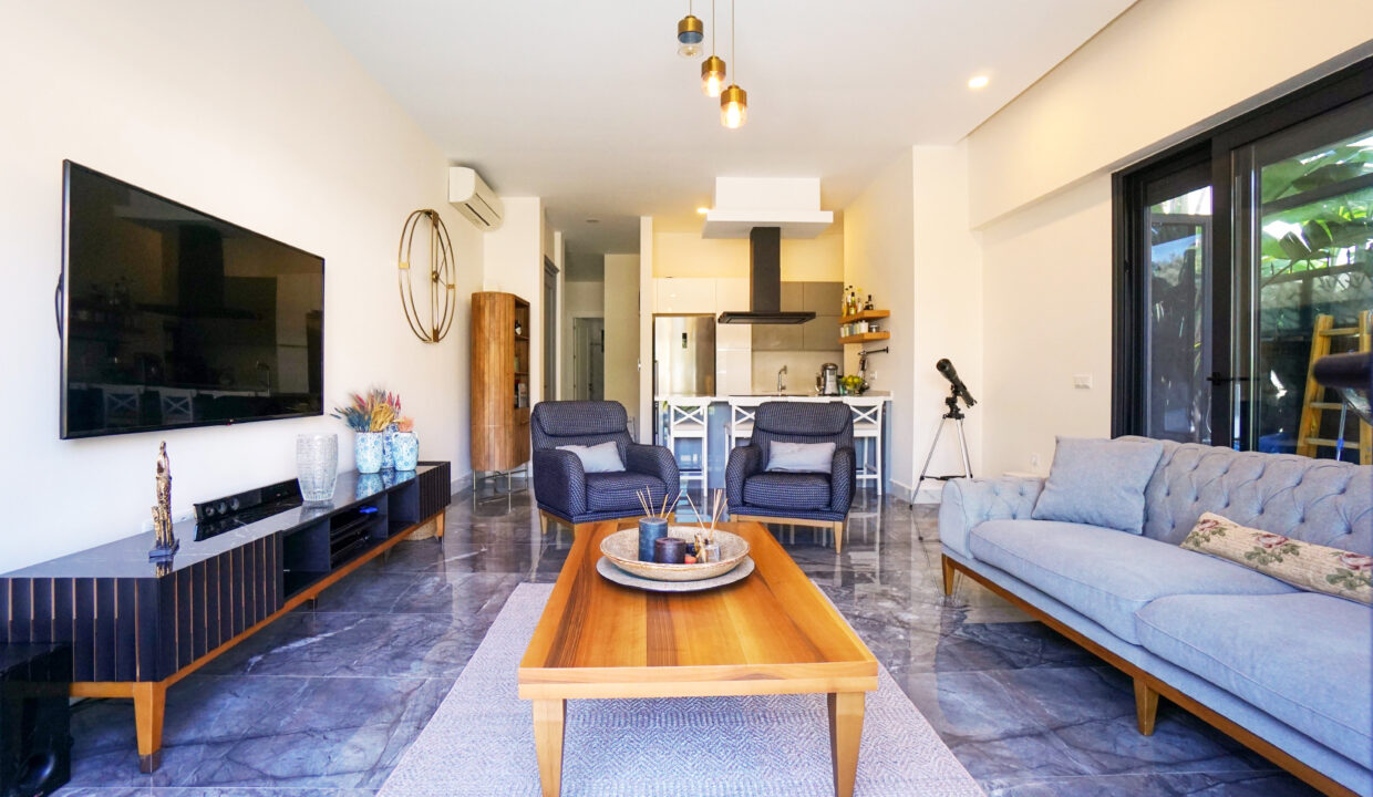 GUMUSLUK UGUR'UN EV-12