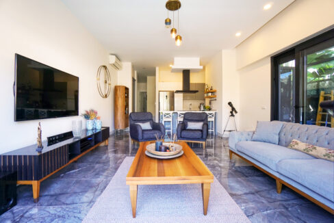 GUMUSLUK UGUR'UN EV-12