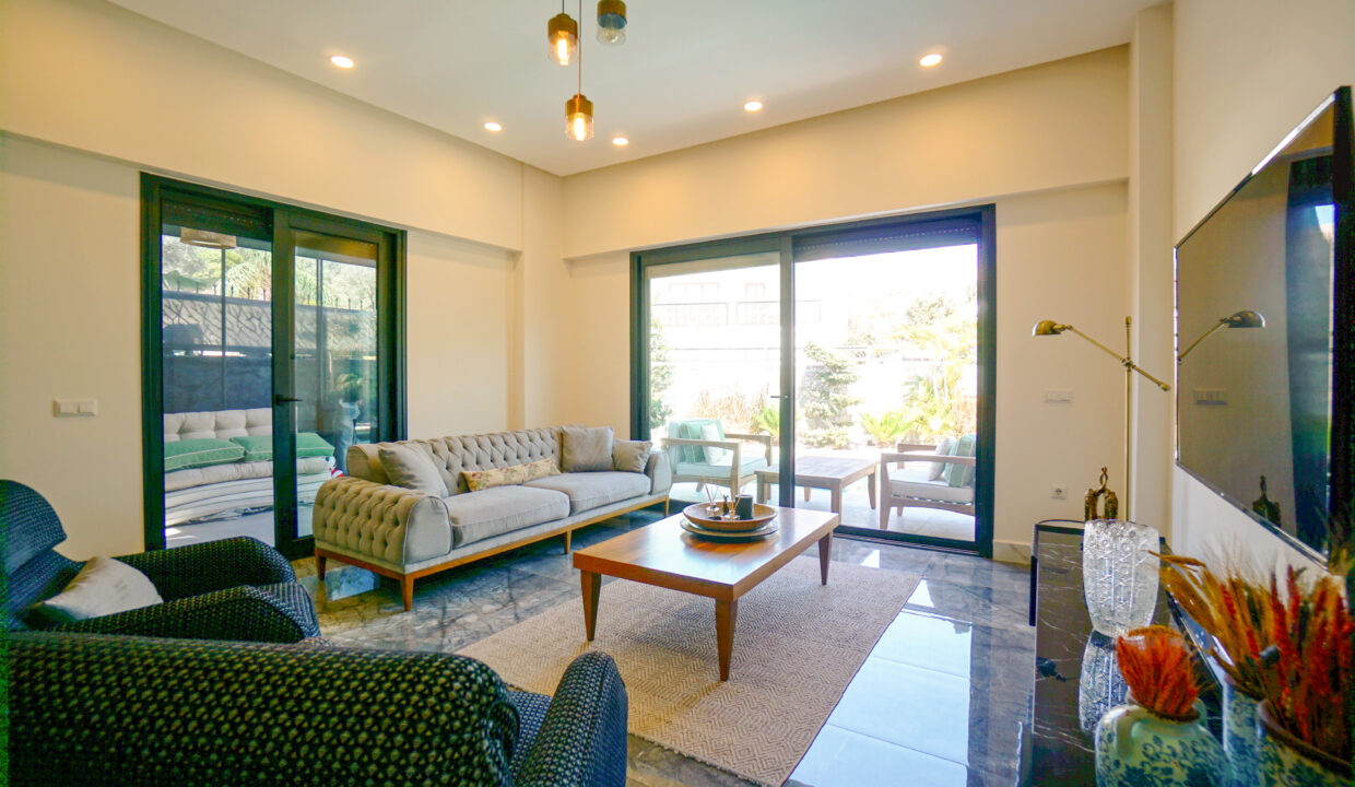 GUMUSLUK UGUR'UN EV-13