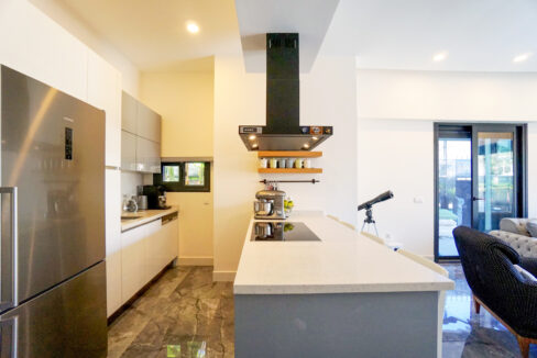 GUMUSLUK UGUR'UN EV-16