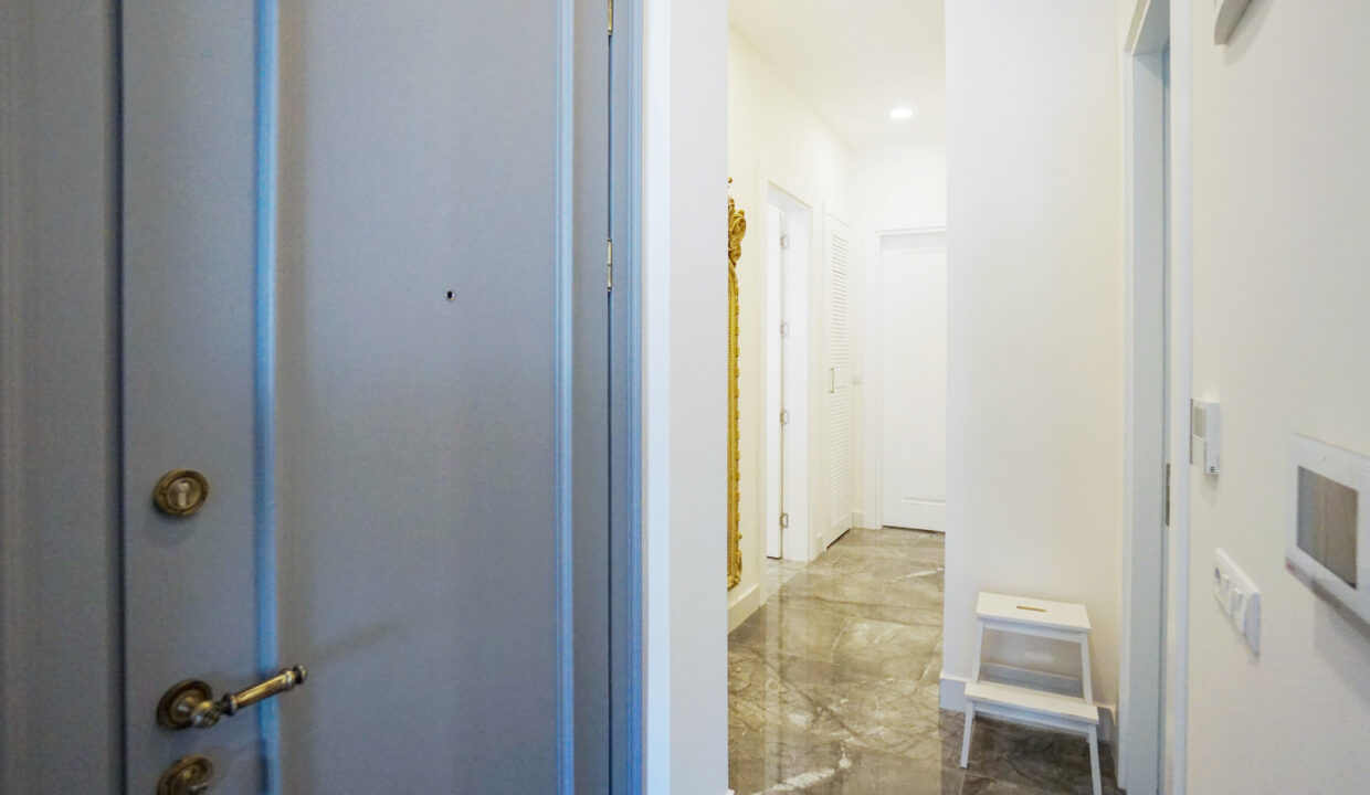 GUMUSLUK UGUR'UN EV-22