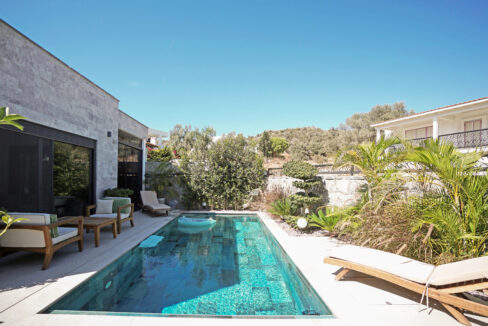 GUMUSLUK UGUR'UN EV-3