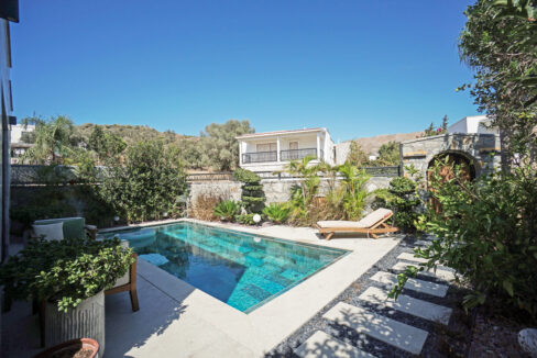 GUMUSLUK UGUR'UN EV-6