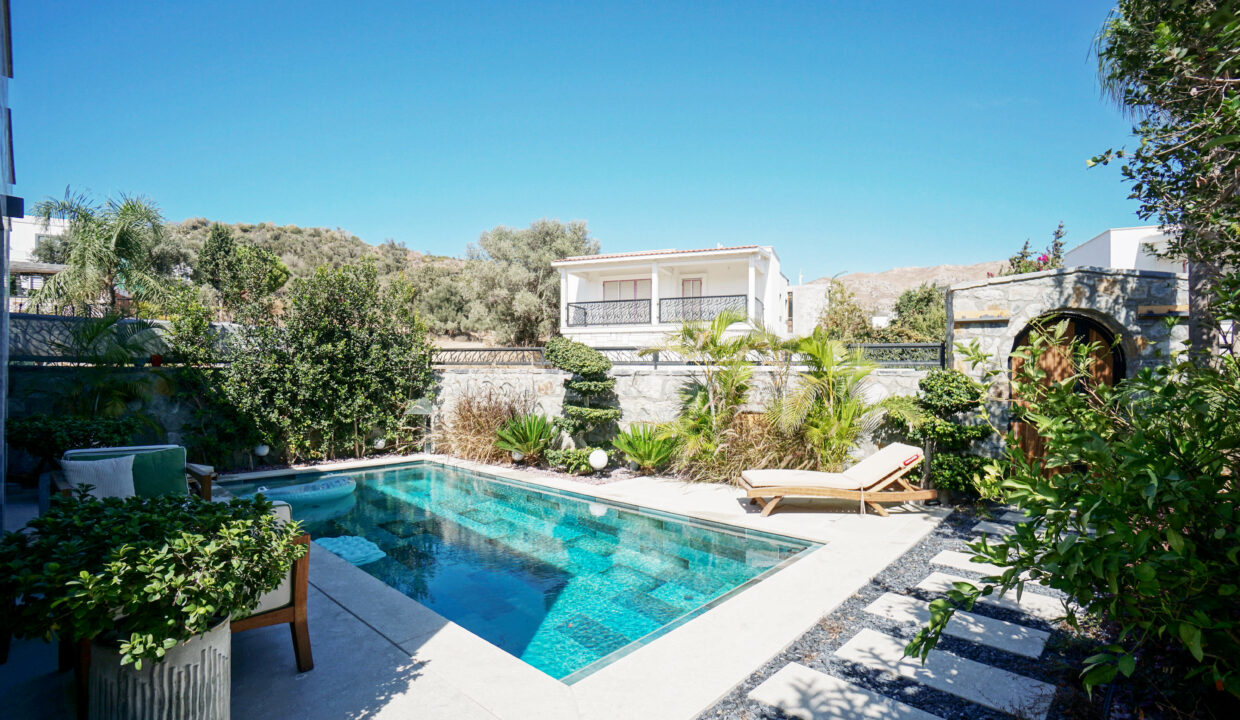 GUMUSLUK UGUR'UN EV-7