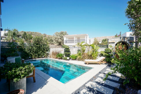 GUMUSLUK UGUR'UN EV-7